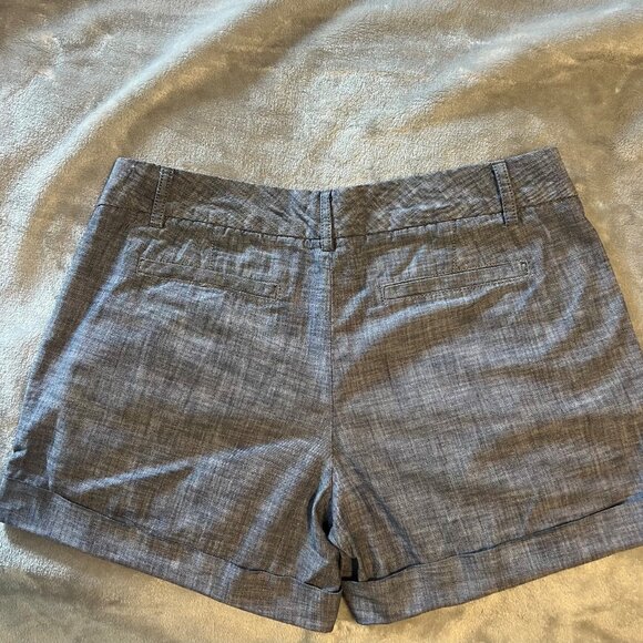 Banana Republic Women's Chino Casual Shorts Cuffed Rolled Hem Blue Shorts - Picture 4 of 6